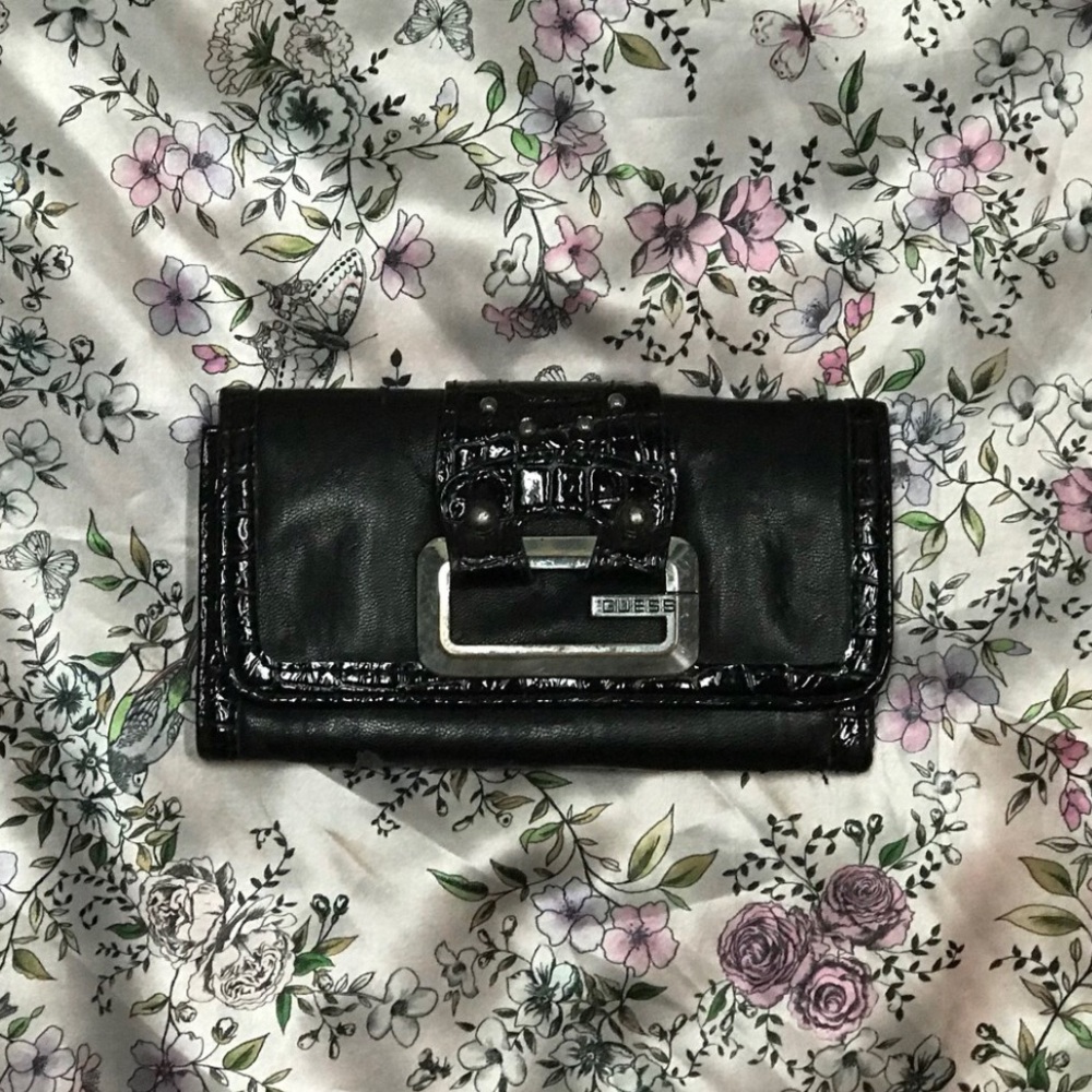 Guess wallet